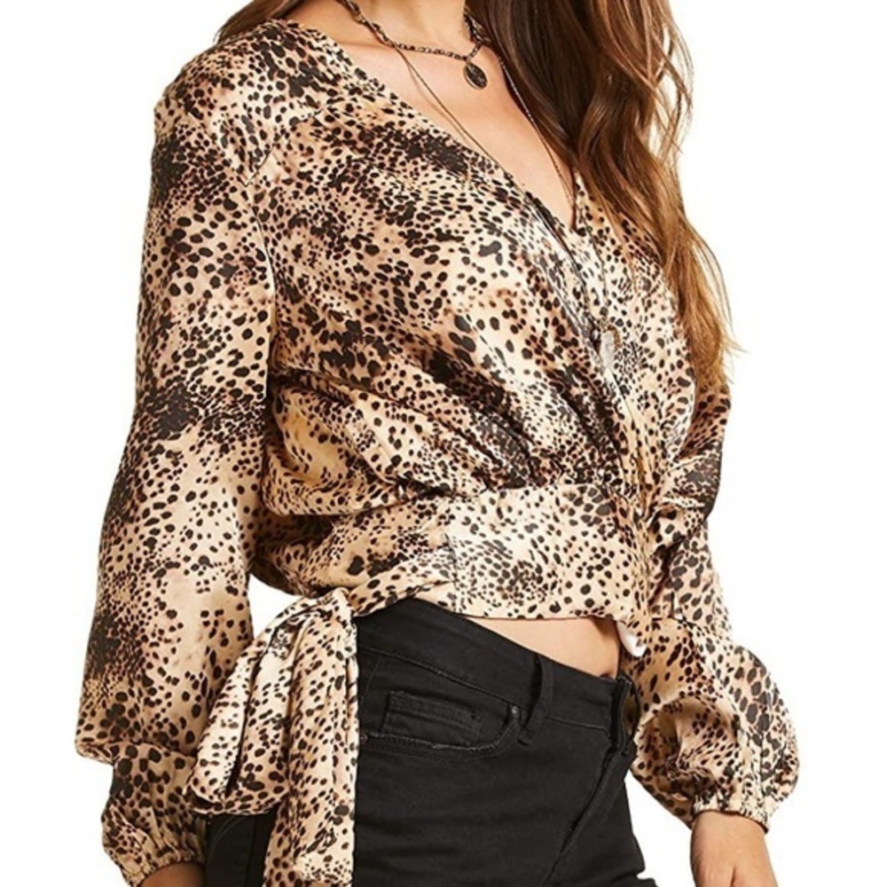 Sonja betro wrap blouse